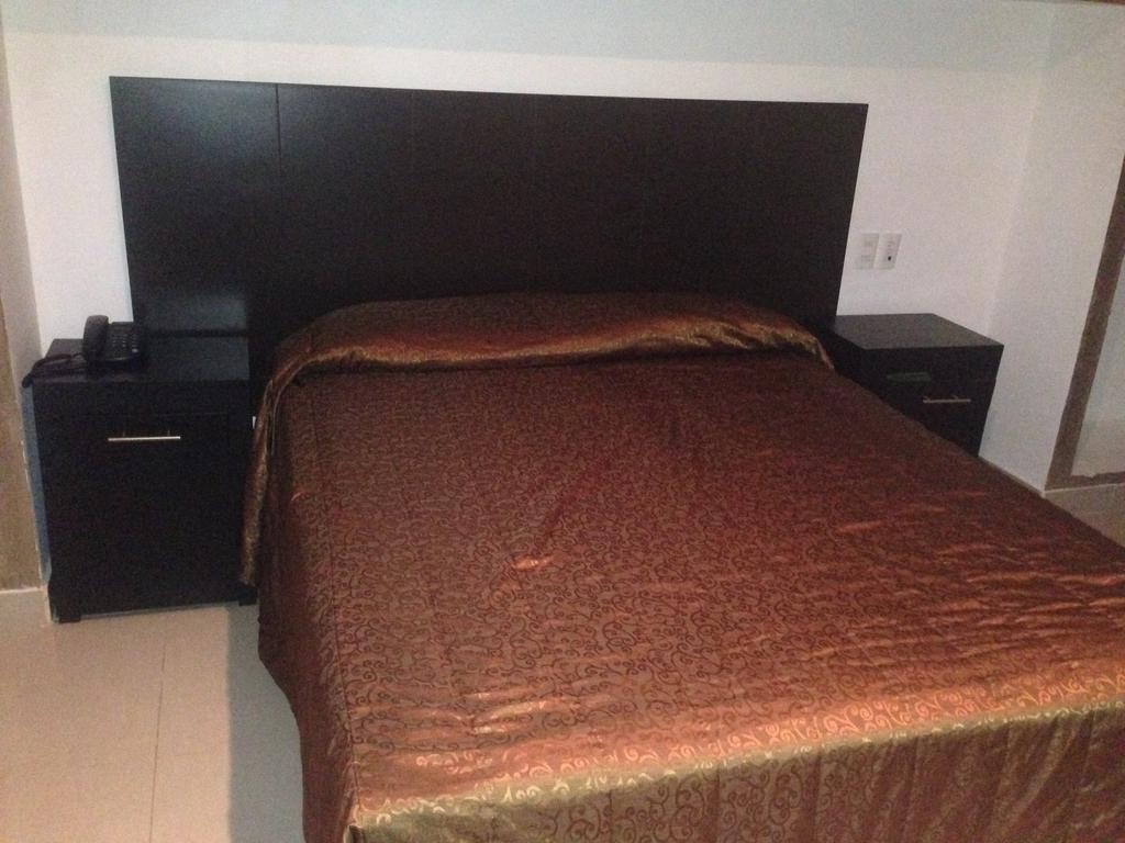 Hotel Plaza Tecomán Habitación foto